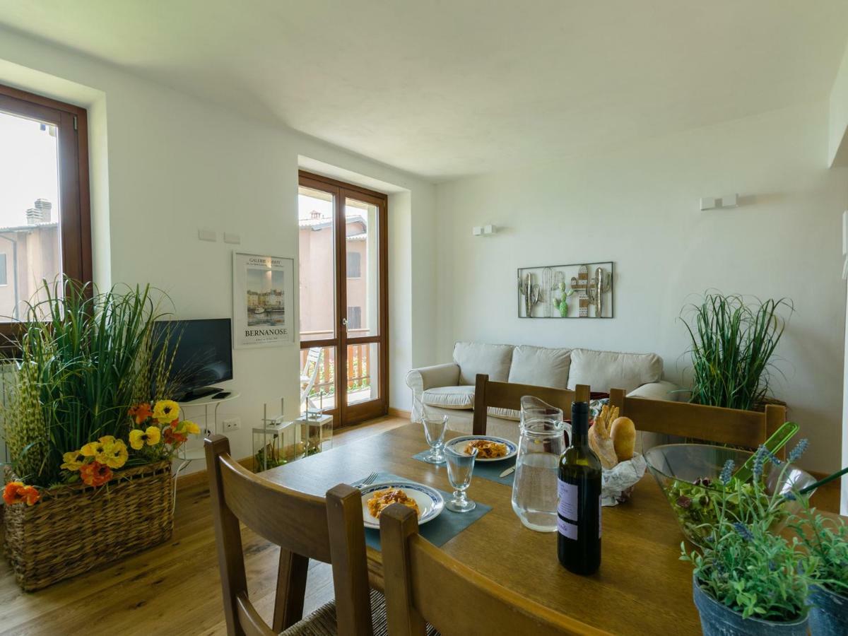 Discesa A Lago With Terrace And Garden On Lake Iseo Riva di Solto Exteriör bild