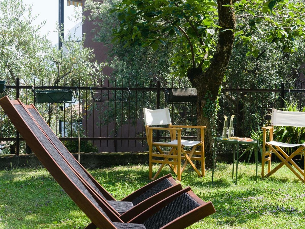 Discesa A Lago With Terrace And Garden On Lake Iseo Riva di Solto Exteriör bild