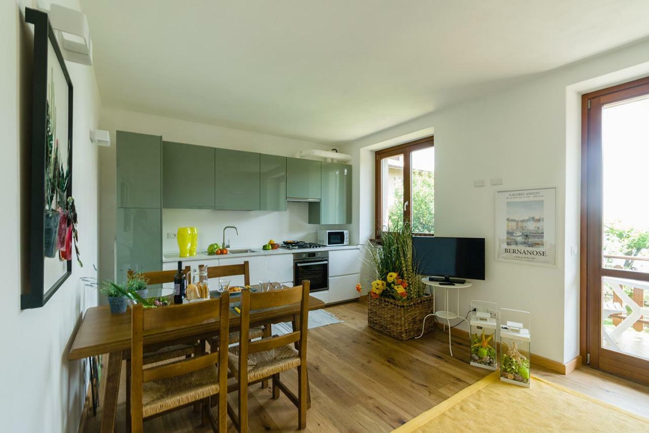 Discesa A Lago With Terrace And Garden On Lake Iseo Riva di Solto Exteriör bild